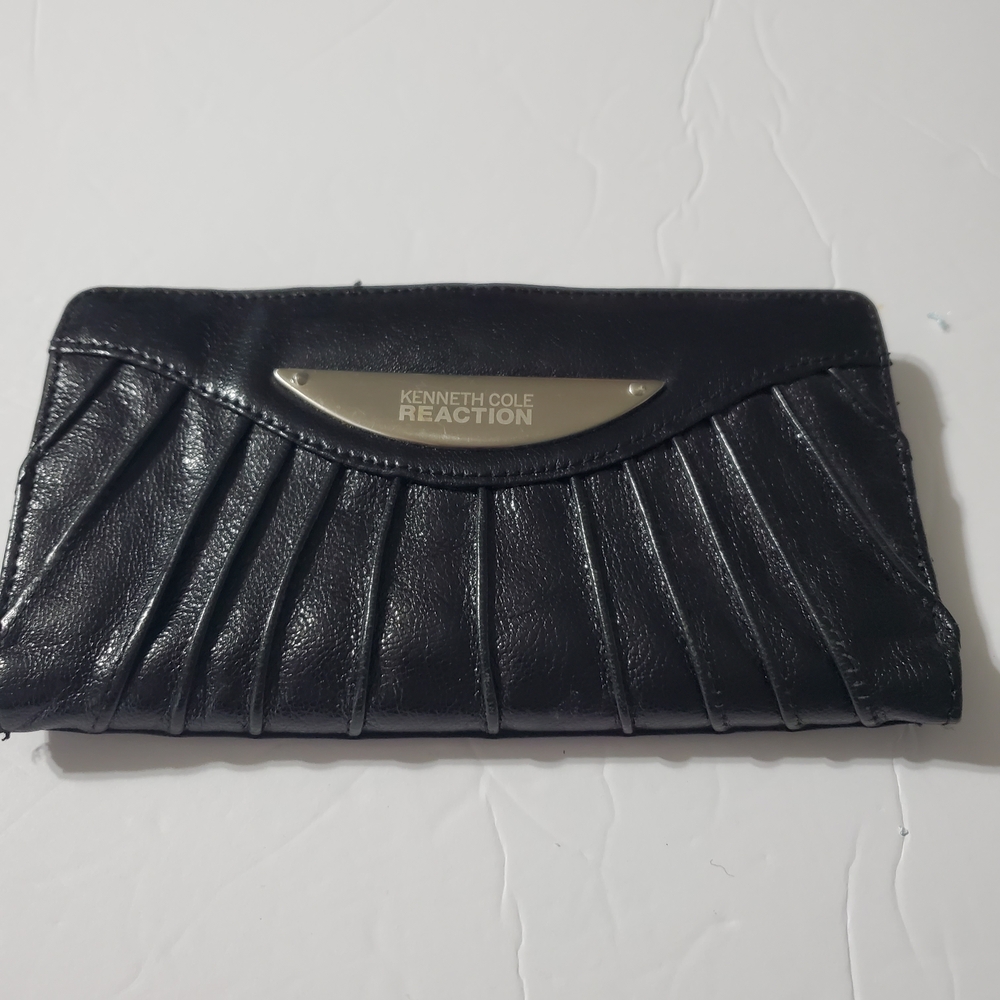 Kenneth Cole Reaction Black Pleated Wallet with Metal Logo Plate
